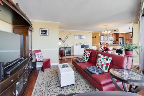 Tiny photo for 1720 Maple Avenue #2420, Evanston, IL 60201 (MLS # 12621467)