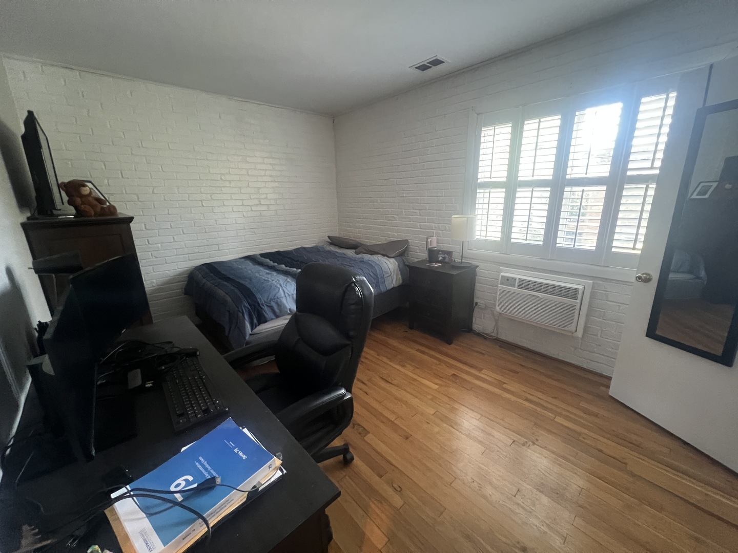 455 W Grant Place 10