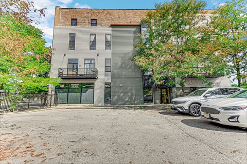 Tiny photo for 6300 S Woodlawn Street #305, Chicago, IL 60637 (MLS # 12481904)