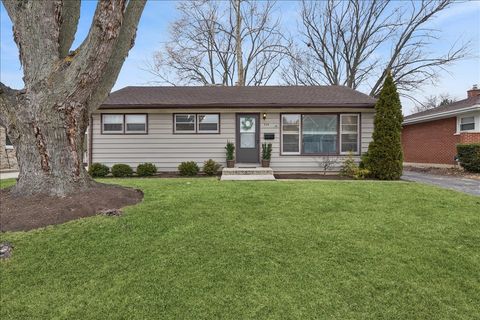 504 N Russel Street Mount Prospect IL 60056