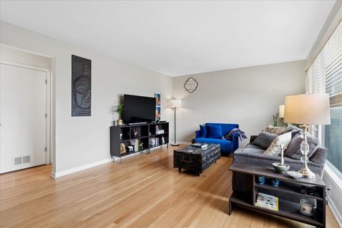 Tiny photo for 504 N Russel Street, Mount Prospect, IL 60056 (MLS # 12575013)