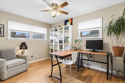 Tiny photo for 504 N Russel Street, Mount Prospect, IL 60056 (MLS # 12575013)