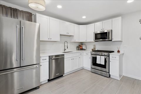 Tiny photo for 504 N Russel Street, Mount Prospect, IL 60056 (MLS # 12575013)