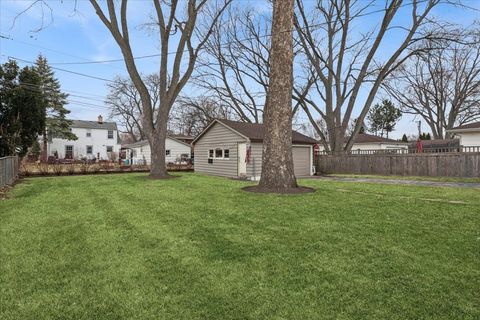 Tiny photo for 504 N Russel Street, Mount Prospect, IL 60056 (MLS # 12575013)