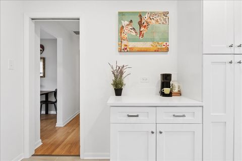 Tiny photo for 504 N Russel Street, Mount Prospect, IL 60056 (MLS # 12575013)