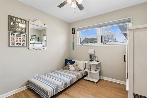 Tiny photo for 504 N Russel Street, Mount Prospect, IL 60056 (MLS # 12575013)