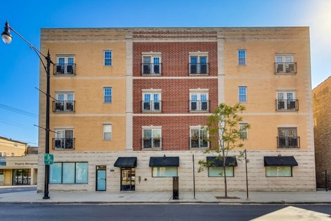 Photo of 3231 W Fullerton Avenue #3W, Chicago, IL 60647 (MLS # 12673638)