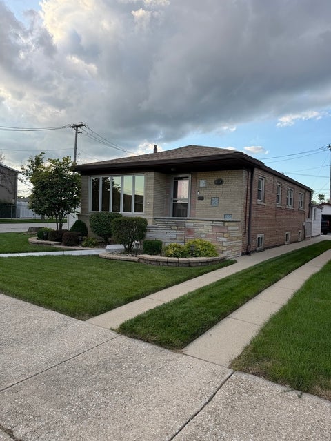 Photo of 6056 W 60th Street, Chicago, IL 60638 (MLS # 12737965)