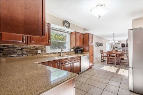 Tiny photo for 1533 Banbury Avenue, St. Charles, IL 60174 (MLS # 12504037)