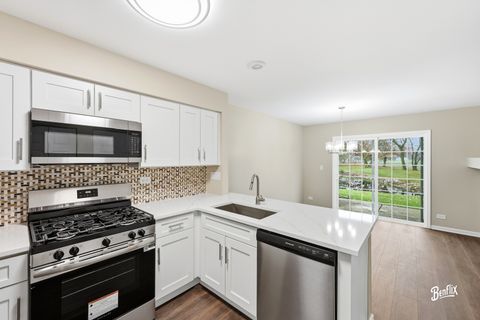 Tiny photo for 728 Old Checker Road, Buffalo Grove, IL 60089 (MLS # 12522155)