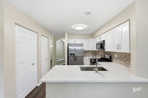 Tiny photo for 728 Old Checker Road, Buffalo Grove, IL 60089 (MLS # 12522155)