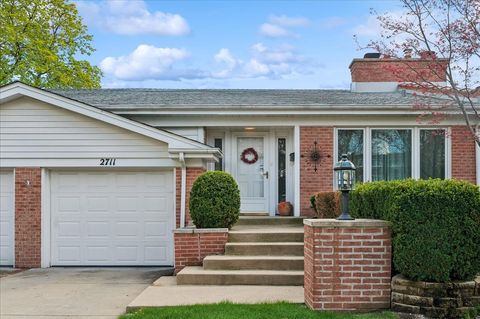 Tiny photo for 2711 E Bel Aire Drive, Arlington Heights, IL 60004 (MLS # 12617063)