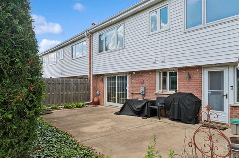 Tiny photo for 2711 E Bel Aire Drive, Arlington Heights, IL 60004 (MLS # 12617063)