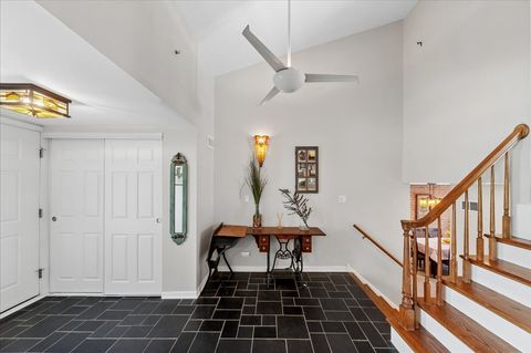 Tiny photo for 2711 E Bel Aire Drive, Arlington Heights, IL 60004 (MLS # 12617063)