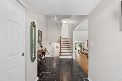 Tiny photo for 2711 E Bel Aire Drive, Arlington Heights, IL 60004 (MLS # 12617063)