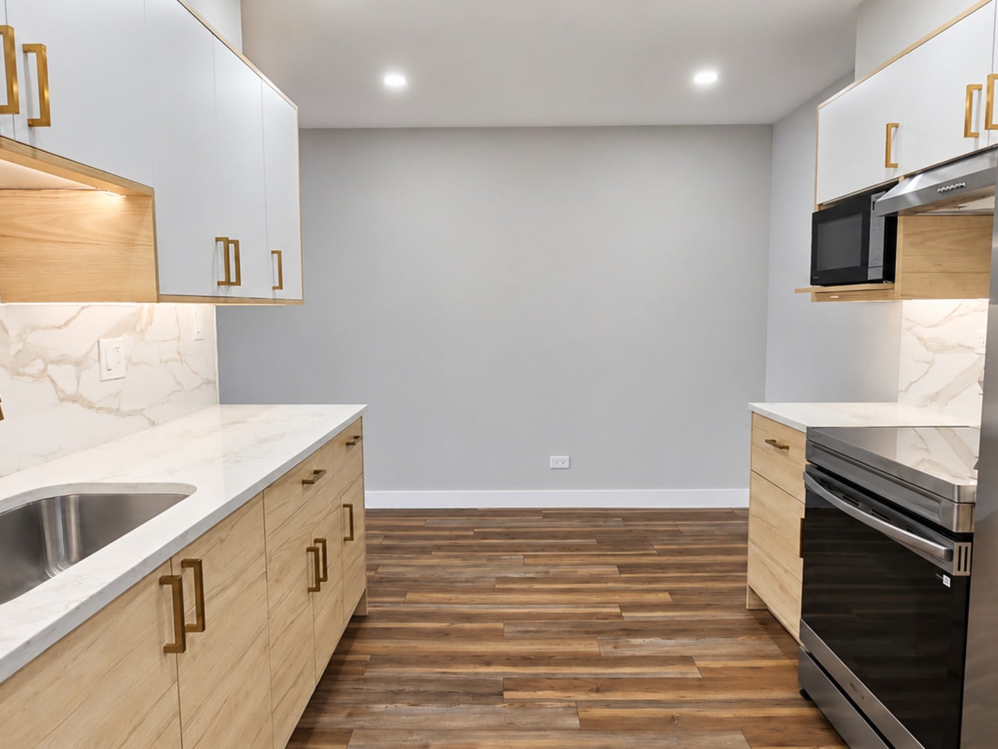601 W Huntington Commons Road 313 - Photo 4