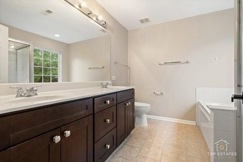 Tiny photo for 452 Jamestown Court, Aurora, IL 60502 (MLS # 12482554)