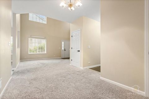 Tiny photo for 452 Jamestown Court, Aurora, IL 60502 (MLS # 12482554)