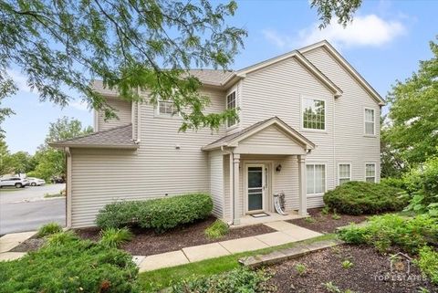 Tiny photo for 452 Jamestown Court, Aurora, IL 60502 (MLS # 12482554)