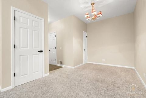Tiny photo for 452 Jamestown Court, Aurora, IL 60502 (MLS # 12482554)