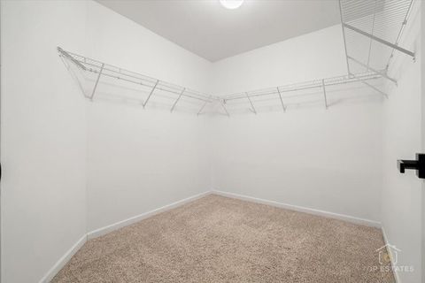 Tiny photo for 452 Jamestown Court, Aurora, IL 60502 (MLS # 12482554)