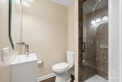 Tiny photo for 452 Jamestown Court, Aurora, IL 60502 (MLS # 12482554)