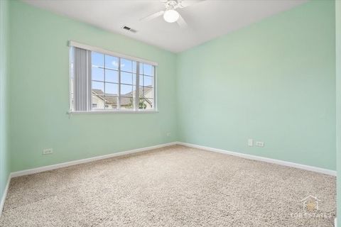 Tiny photo for 452 Jamestown Court, Aurora, IL 60502 (MLS # 12482554)