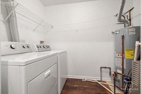 Tiny photo for 452 Jamestown Court, Aurora, IL 60502 (MLS # 12482554)