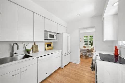Tiny photo for 154 Glenwood Avenue, Winnetka, IL 60093 (MLS # 12697250)