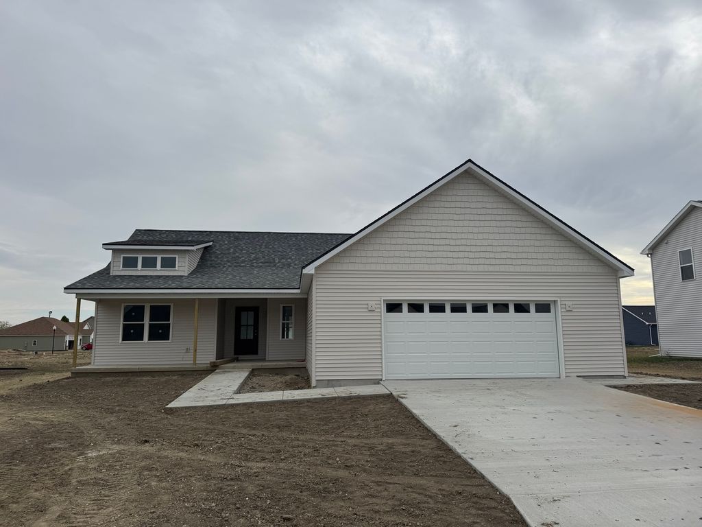 Photo for 506 Patterson Drive, Fisher, IL 61843 (MLS # 12488622)