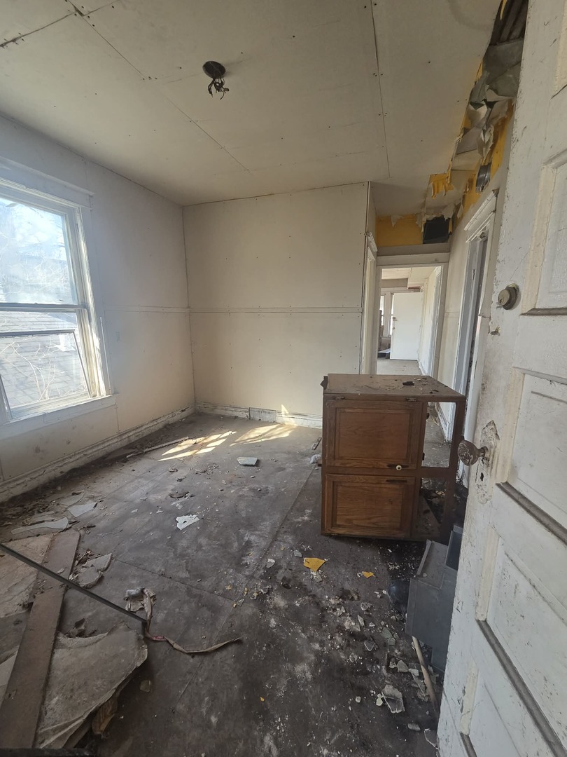 11705 S Lafayette Avenue