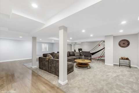 Tiny photo for 477 Mallard Court, Bloomingdale, IL 60108 (MLS # 12457277)