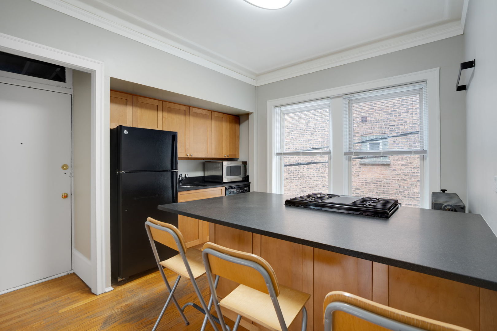 538 W Brompton Avenue 2E