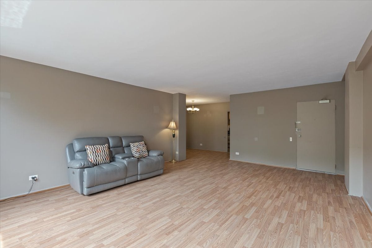 5530 S South Shore Drive 3B