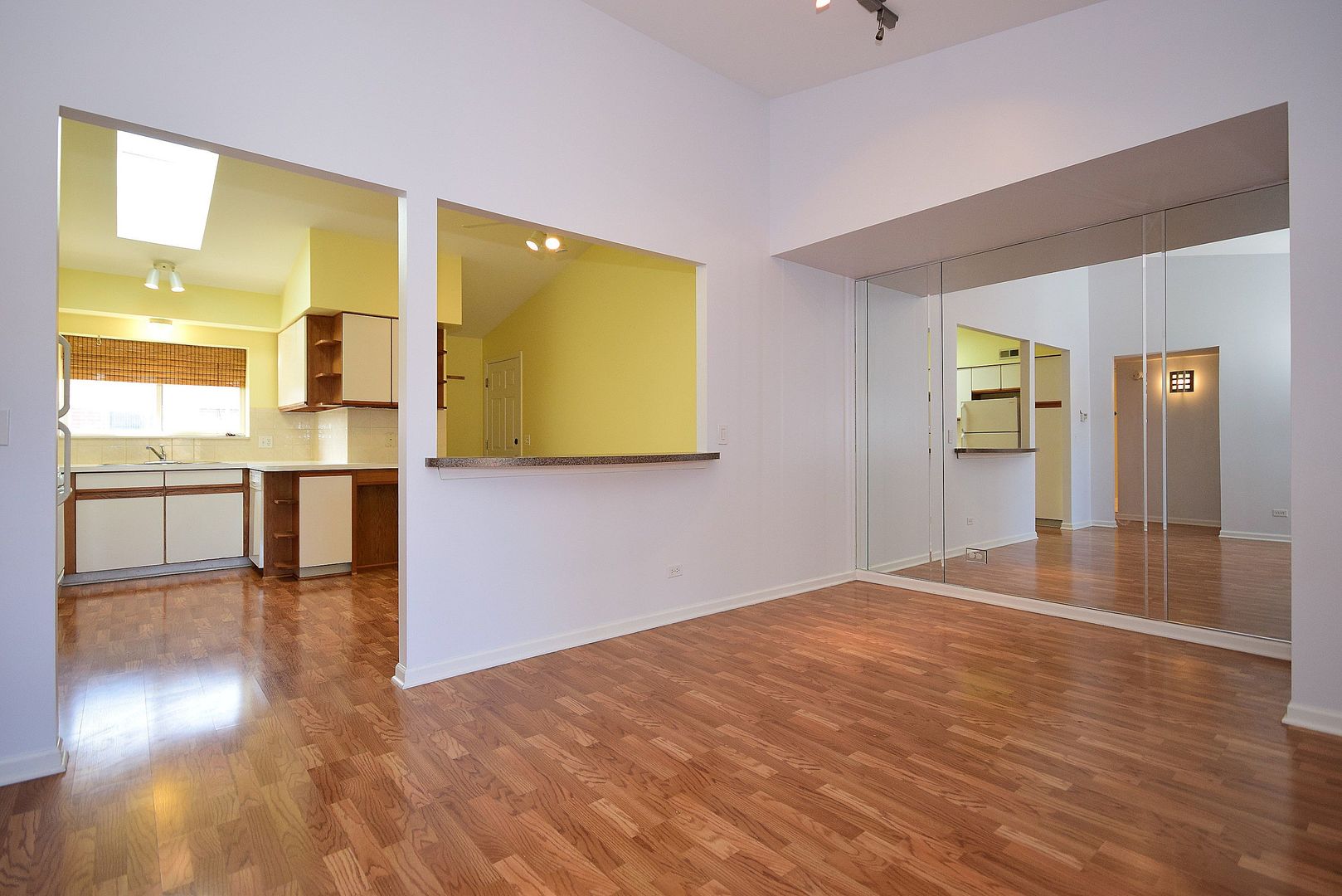5351 N East River Road 203