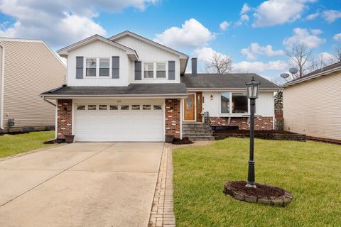 Photo of 1031 W Shedron Way, Lombard, IL 60148 (MLS # 12544526)