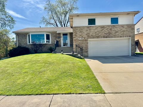 Photo of 1650 Charleston Court, Melrose Park, IL 60160 (MLS # 12625244)