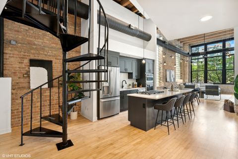 Tiny photo for 11 N Green Street #2D, Chicago, IL 60607 (MLS # 12500469)