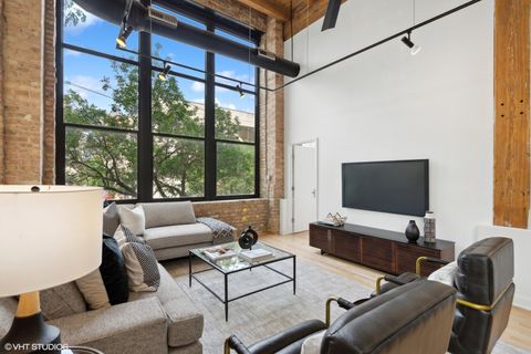 Tiny photo for 11 N Green Street #2D, Chicago, IL 60607 (MLS # 12500469)