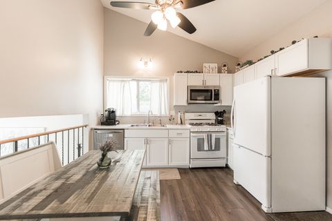 Tiny photo for 947 Aspen Drive, Lombard, IL 60148 (MLS # 12478600)