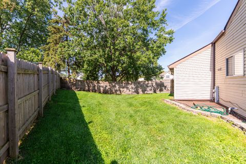 Tiny photo for 947 Aspen Drive, Lombard, IL 60148 (MLS # 12478600)