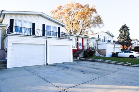 Tiny photo for 8904 ROBIN Drive #0, Des Plaines, IL 60016 (MLS # 12515960)