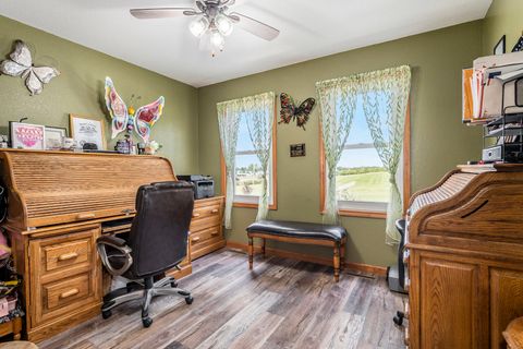 Tiny photo for 928 N Calumet Avenue, Chesterton, IN 46304 (MLS # 12628334)