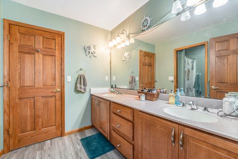 Tiny photo for 928 N Calumet Avenue, Chesterton, IN 46304 (MLS # 12628334)
