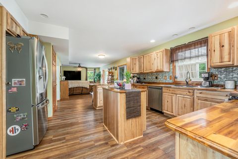 Tiny photo for 928 N Calumet Avenue, Chesterton, IN 46304 (MLS # 12628334)