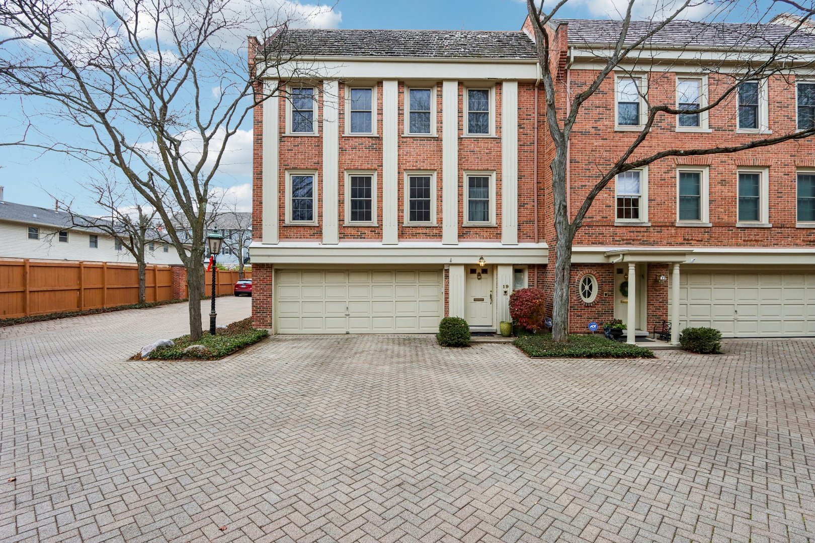 19 Landmark Avenue 19