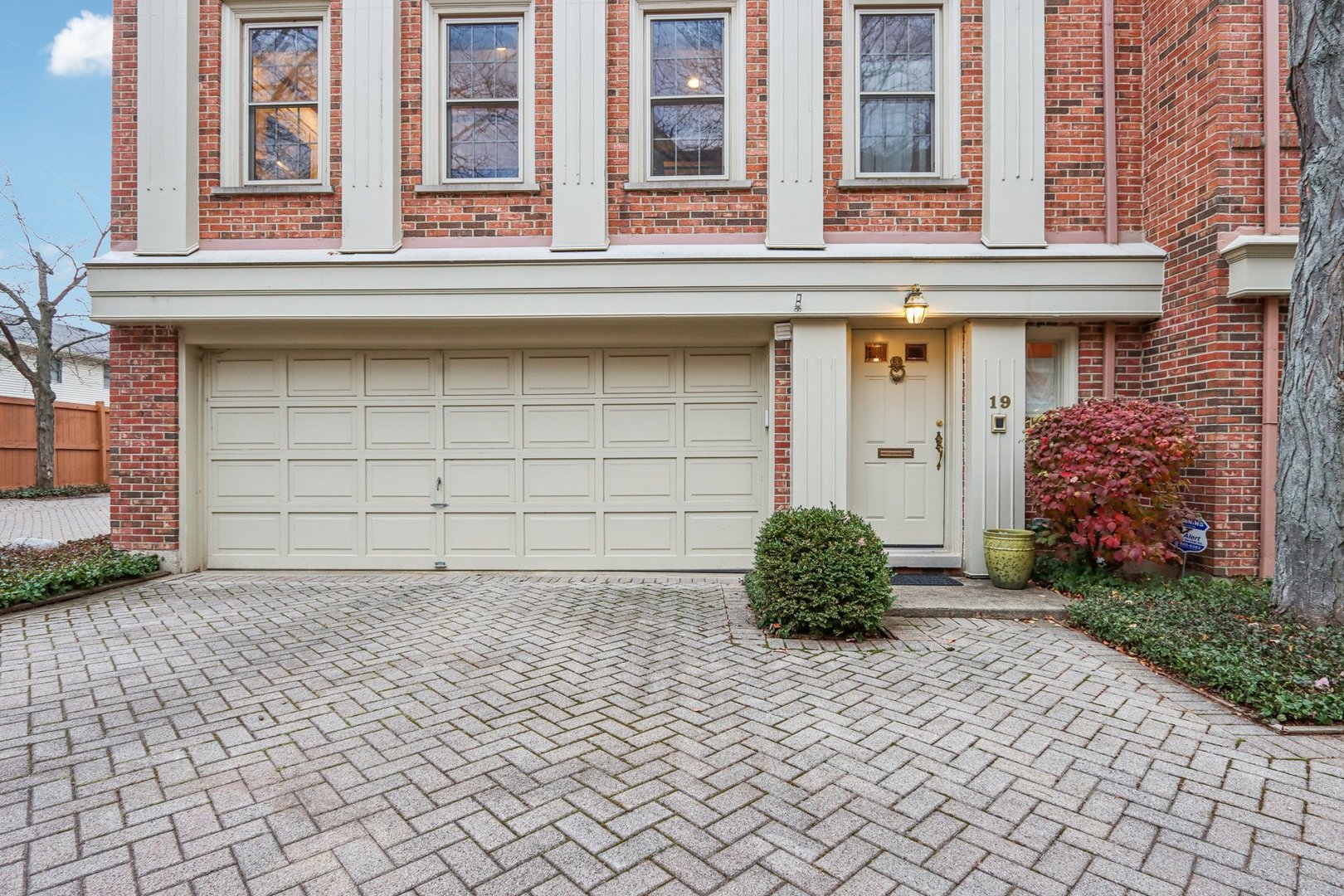 19 Landmark Avenue 19