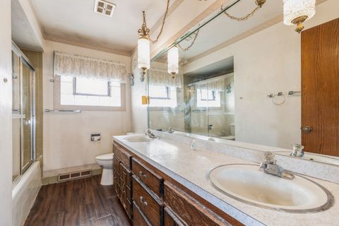 Tiny photo for 848 E 150th Place, South Holland, IL 60473 (MLS # 12490769)