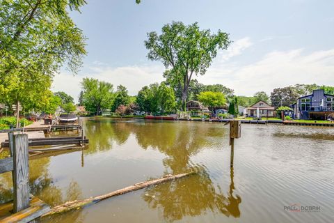 Tiny photo for 26371 N Elmwood Avenue, Mundelein, IL 60060 (MLS # 12435013)