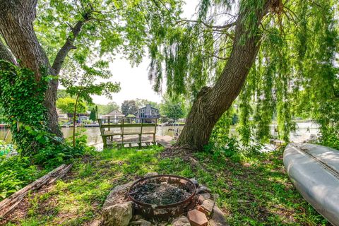 Tiny photo for 26371 N Elmwood Avenue, Mundelein, IL 60060 (MLS # 12435013)